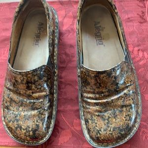 ALEGRIA by PG Life Leather upper and lining.